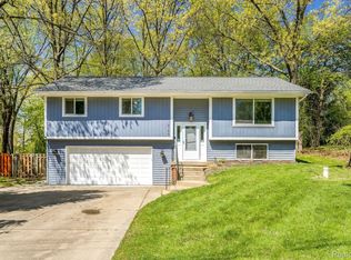 2162 Mapesbury Dr, West Bloomfield, MI