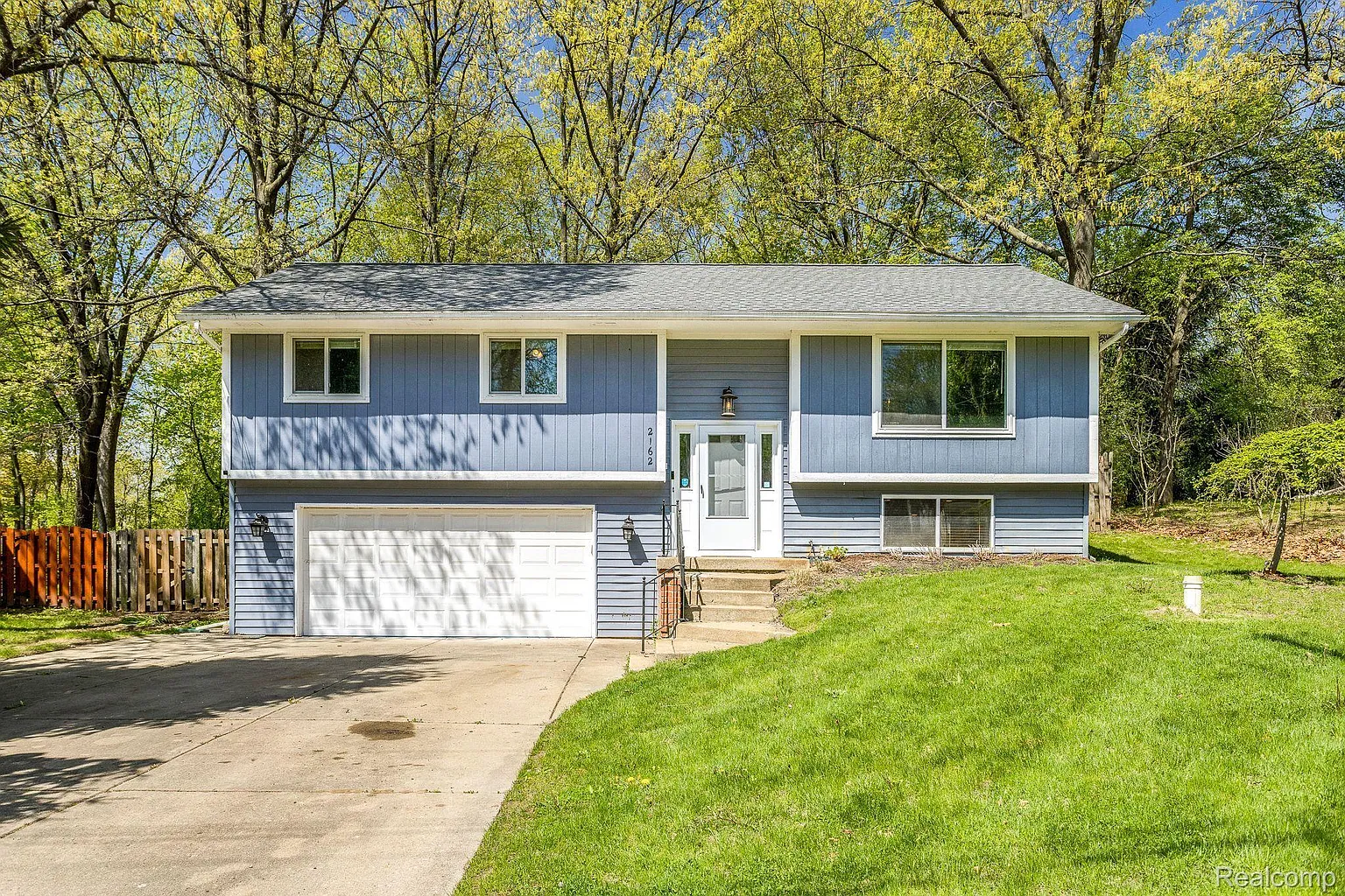 2162 Mapesbury Dr photo 1