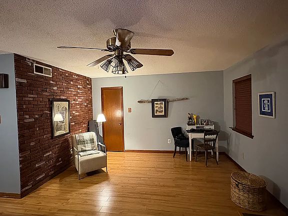 3rd image of 2813 River Rd APT A