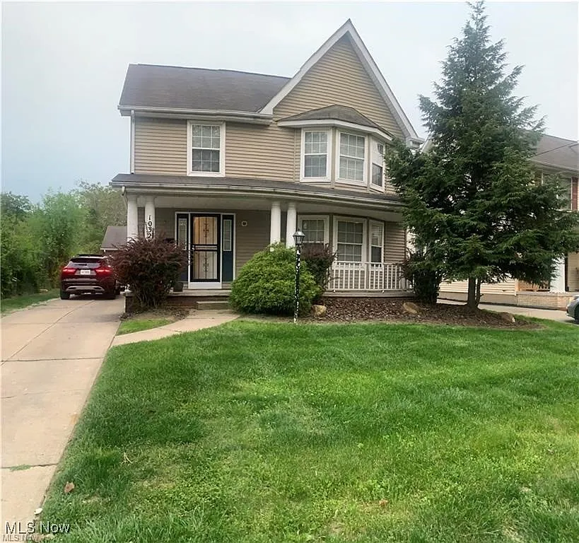 10328 Empire Ave photo 1