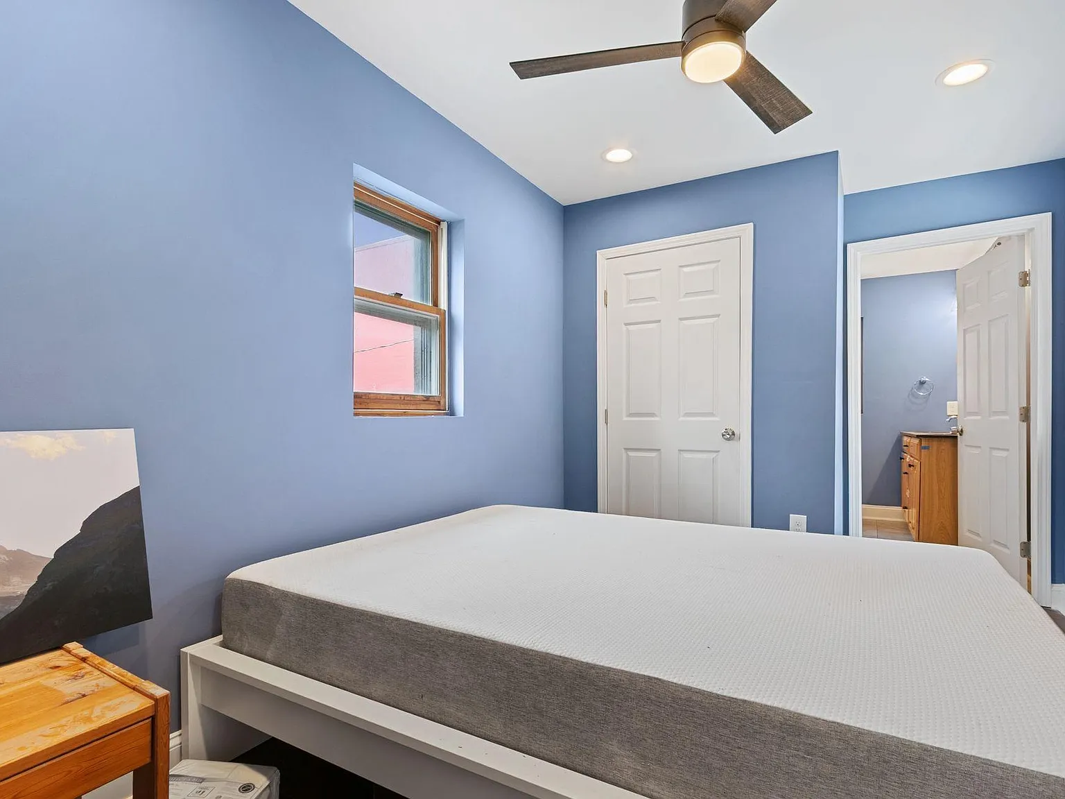 4 bed, 5.0 bath, 1900 sqft, $1,139 — Photo 2