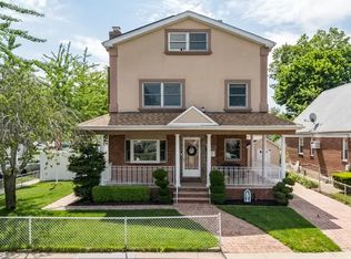 80-62 255th St, Floral Park, NY 11004