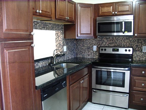 3rd image of 8770 Royal Palm Blvd APT 206