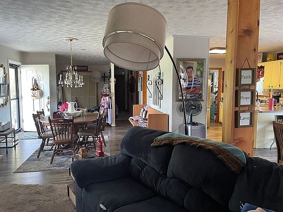 Living & dining area