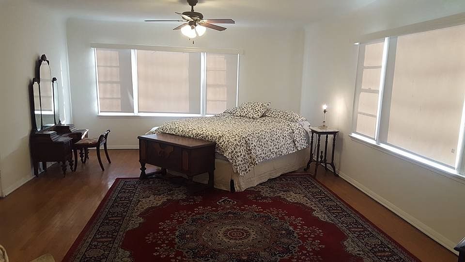 Master is huge and has king size bed