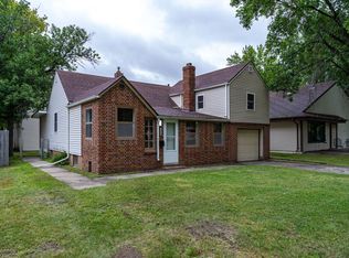 1006 S 12th St, Grand Forks, ND 58201