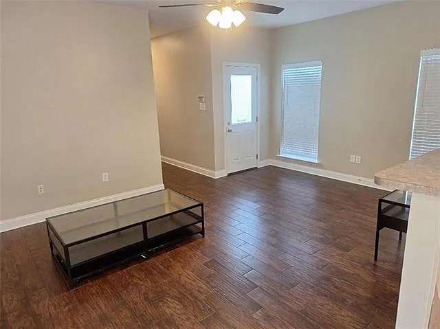 3 bed, 2.0 bath, 1330 sqft, $2,500 — Photo 1