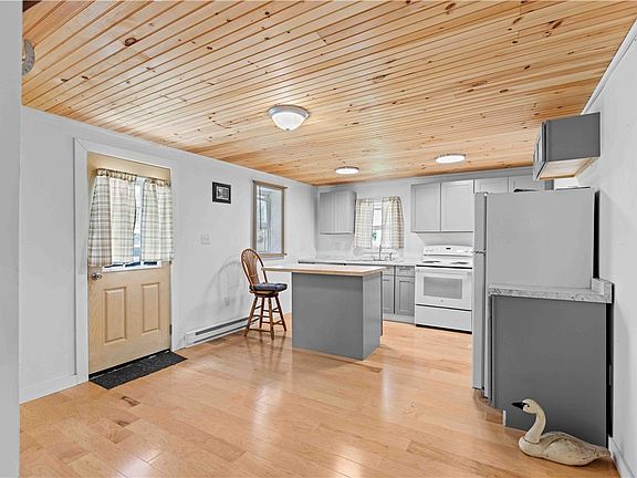 4th image of 8086 S Main St