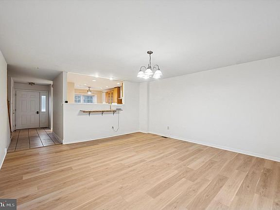 5th image of 86 Louis James Ct #86