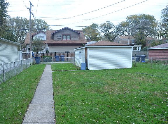 3rd image of 14231 S Green Bay Ave