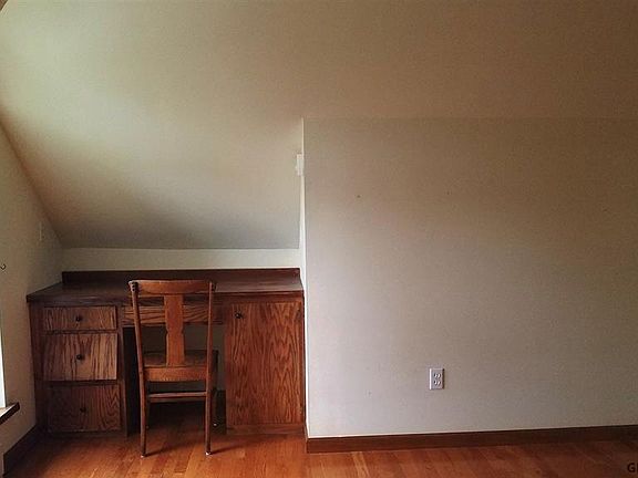 5th image of 37 Mountainview Ave