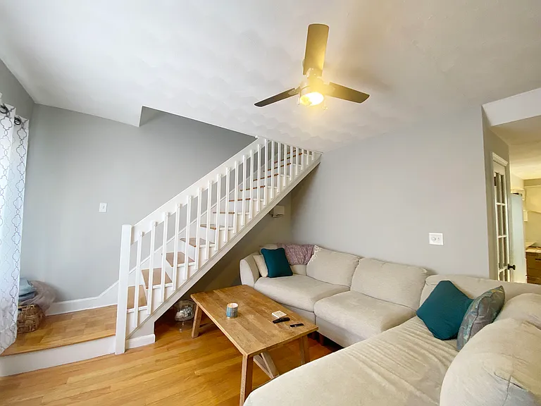 211 London St #1 — Photo 14