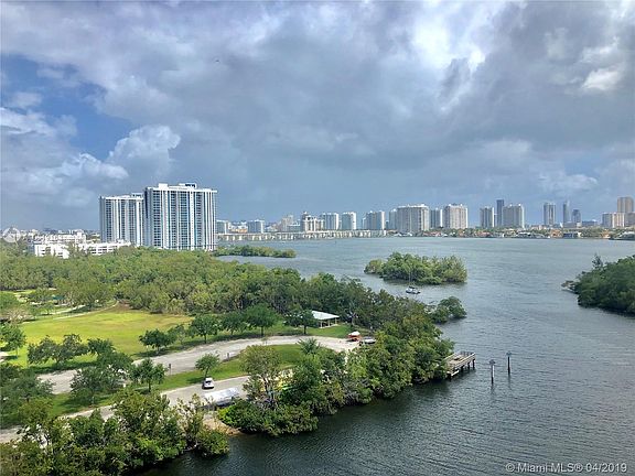 4th image of 16385 Biscayne Blvd Unit 1002