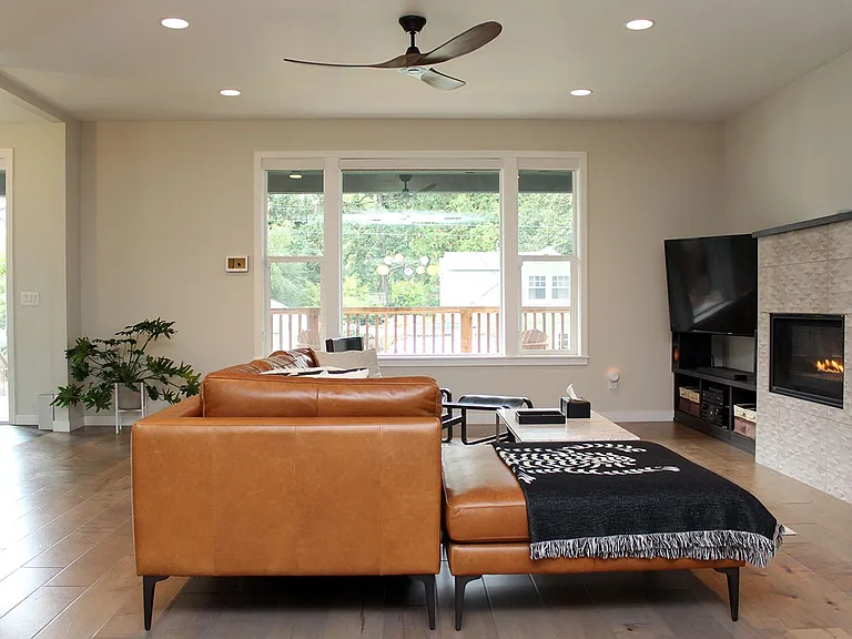 8240 SW 47th Ave — Photo 5