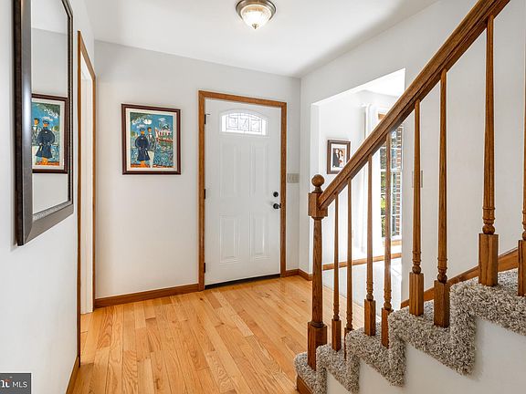 5th image of 1001 Karen St