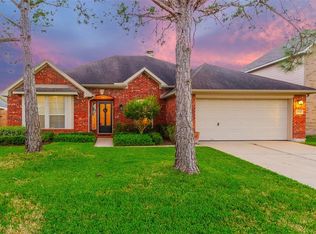 3042 Summercrest Dr, Pearland, TX 77584