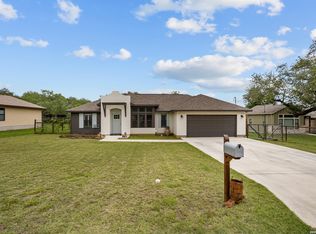 1214 Libold, Devine, TX 78016