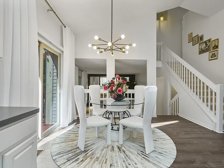 5849 Lafayette Ln — Photo 9
