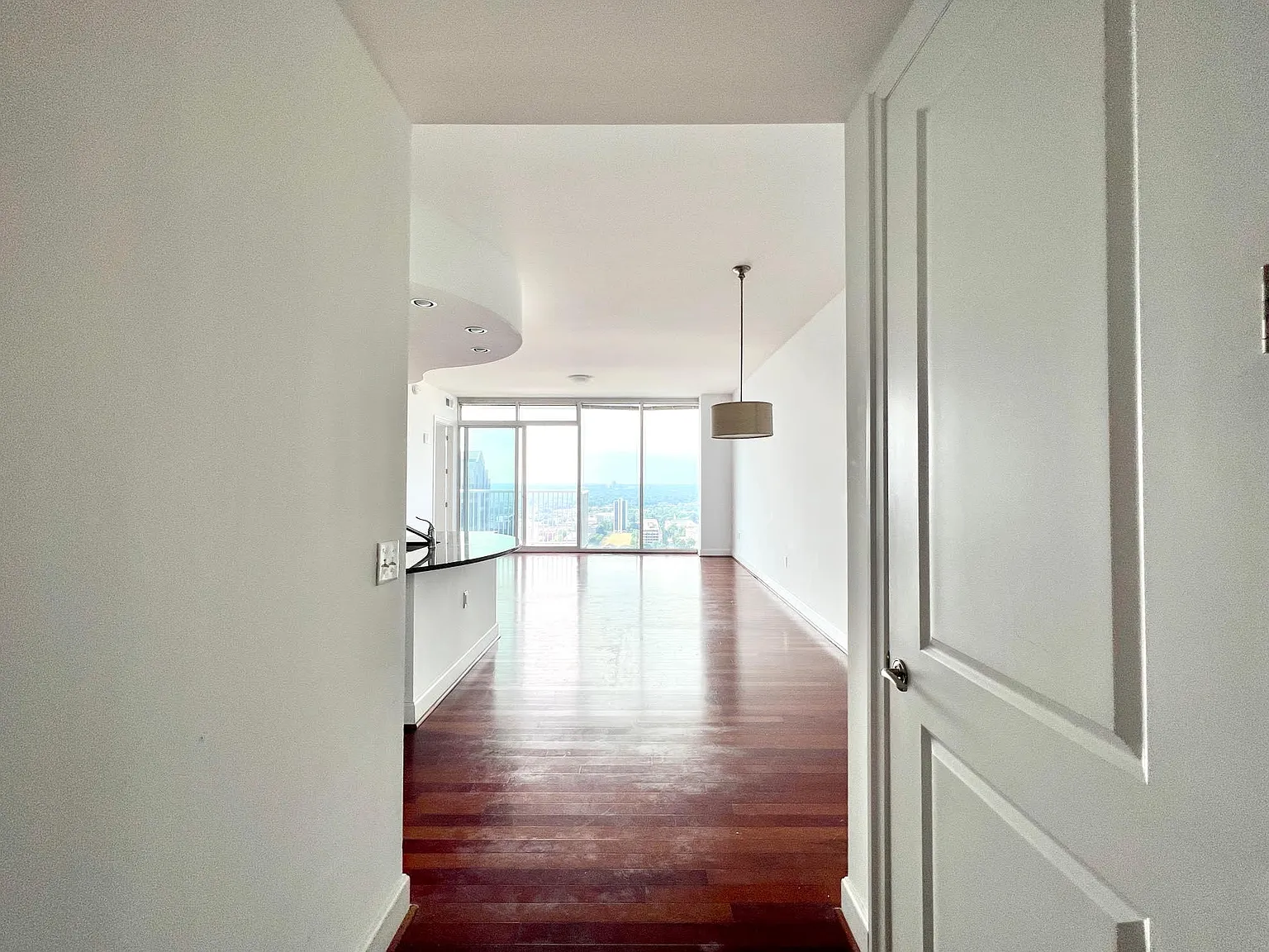2 bed, 1350 sqft, $2,650 — Photo 4