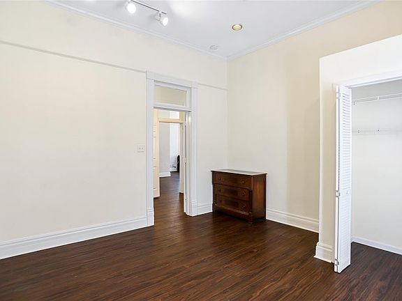 4th image of 317 S 11th St