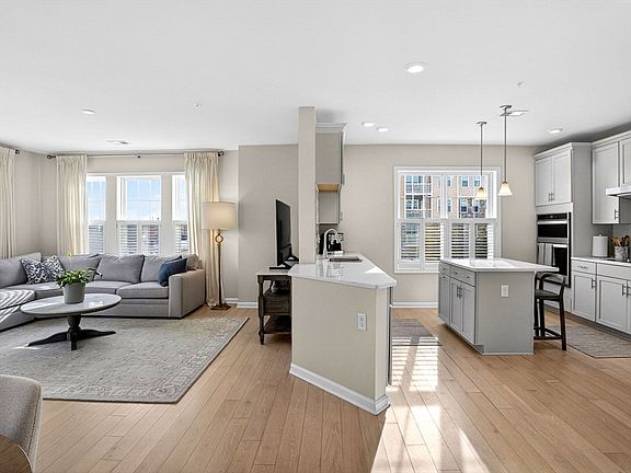 2nd image of 4 Peters Farm Way #206