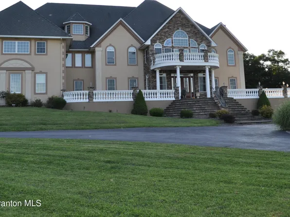 36 Hill Top Dr, Honesdale, PA 18431