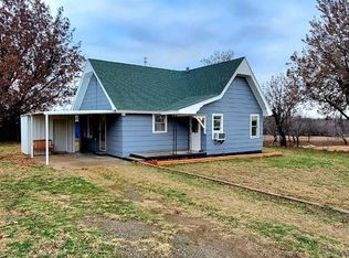 492 S 2nd St, Mountain View, OK 73062