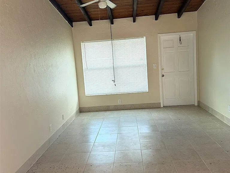 605 SW 22nd Ave — Photo 9