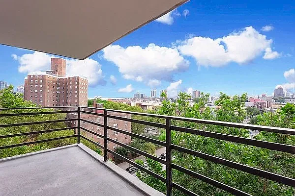 2186 Fifth Avenue — Photo 2