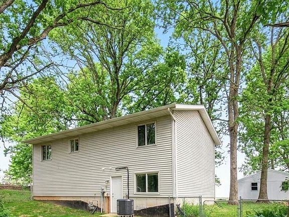 3rd image of 13513 Michigan Rd