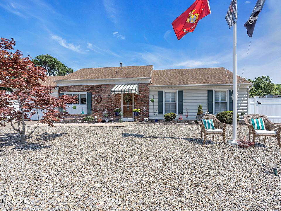 1st image of 68 Oak Knoll Drive