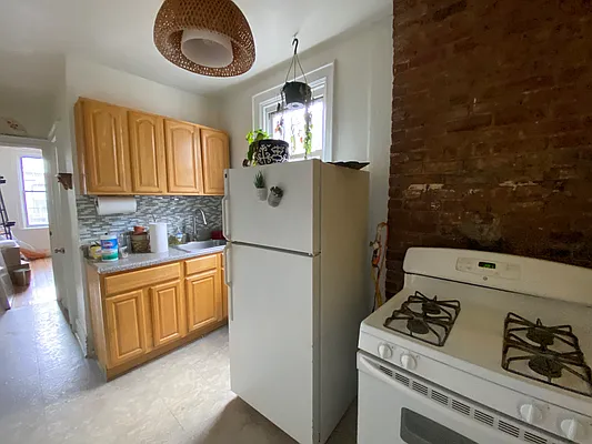 Rented by Parlor Real Estate Corp | media 19
