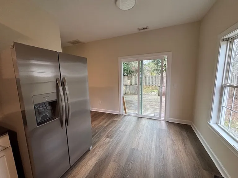 150 Raye Dr — Photo 6
