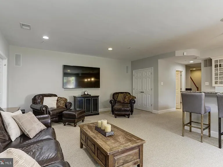 8898 Tawes St — Photo 9