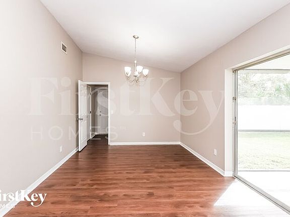 4th image of 925 Hood Ave NW