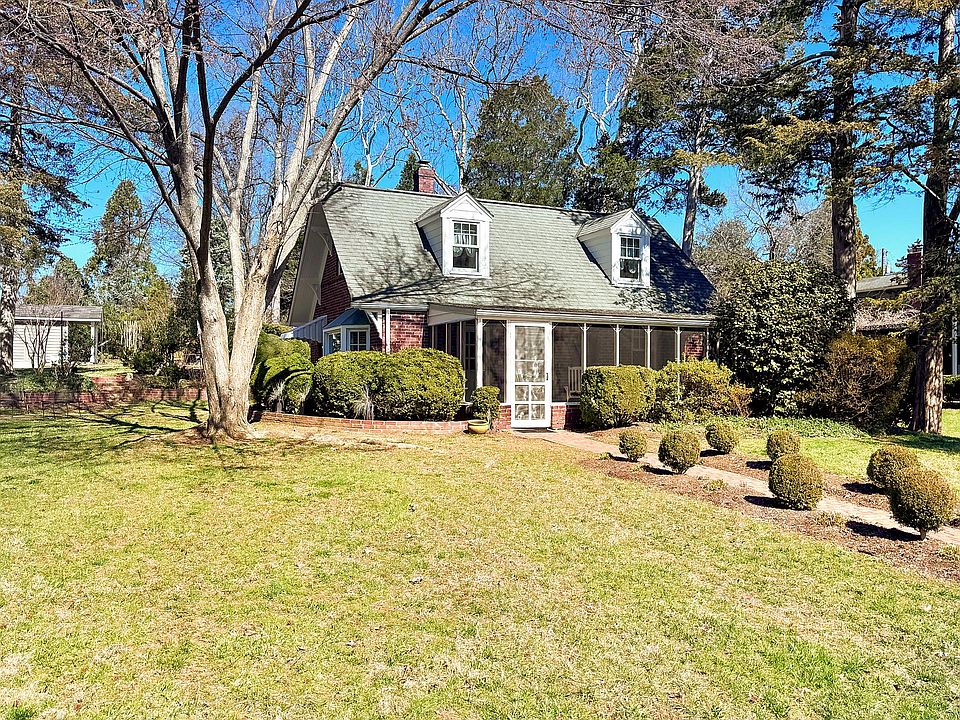 1st image of 8022 E Boulevard Dr