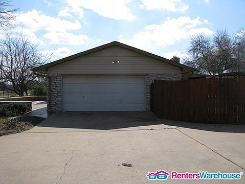 3rd image of 12 Valley Creek Dr