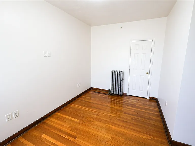 100 Seaver St #12A — Photo 9