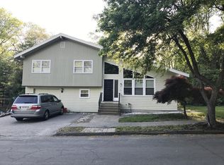 3 Andrews Rd, Wakefield, MA 01880