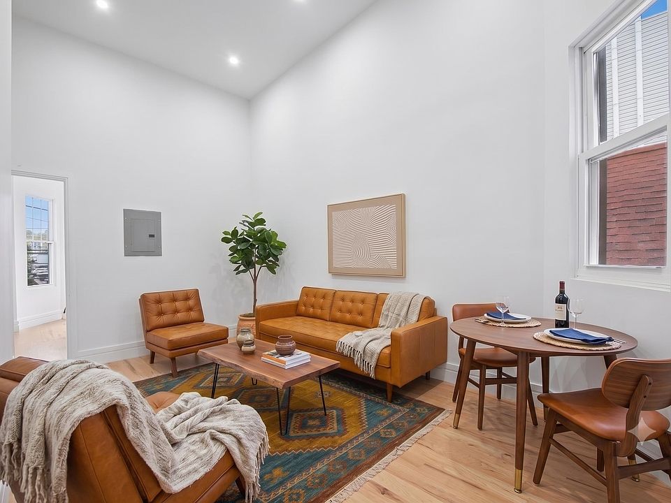 1st image of 113 Lincoln St APT 2L