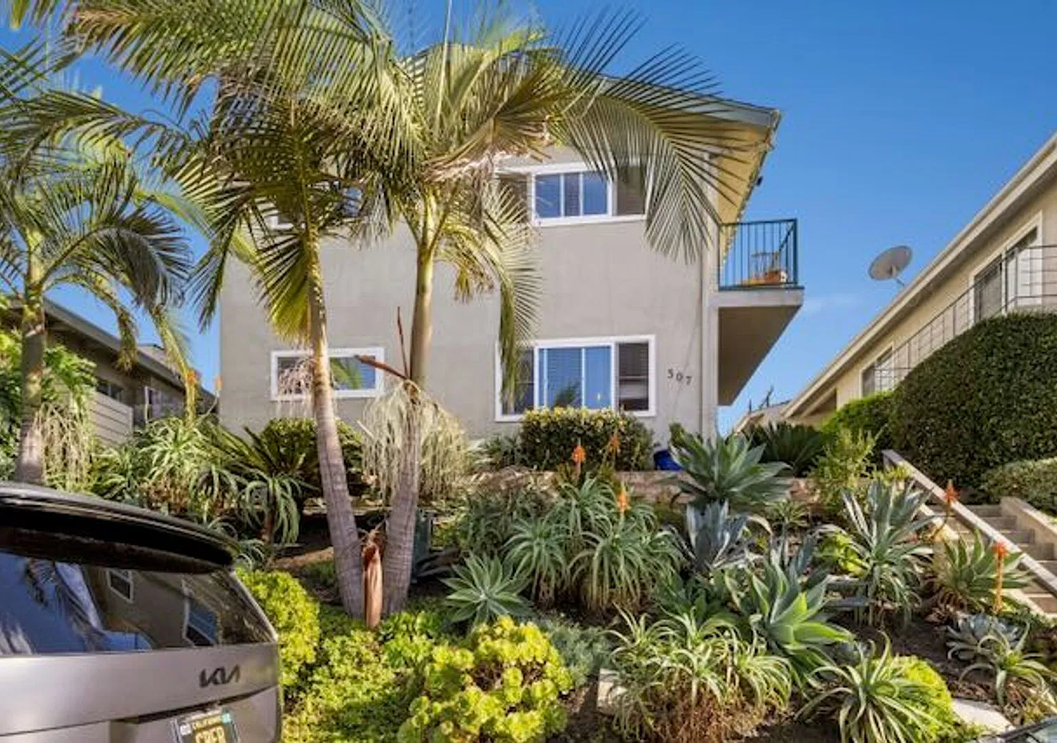 307 Avenida Santa Barbara — Photo 2
