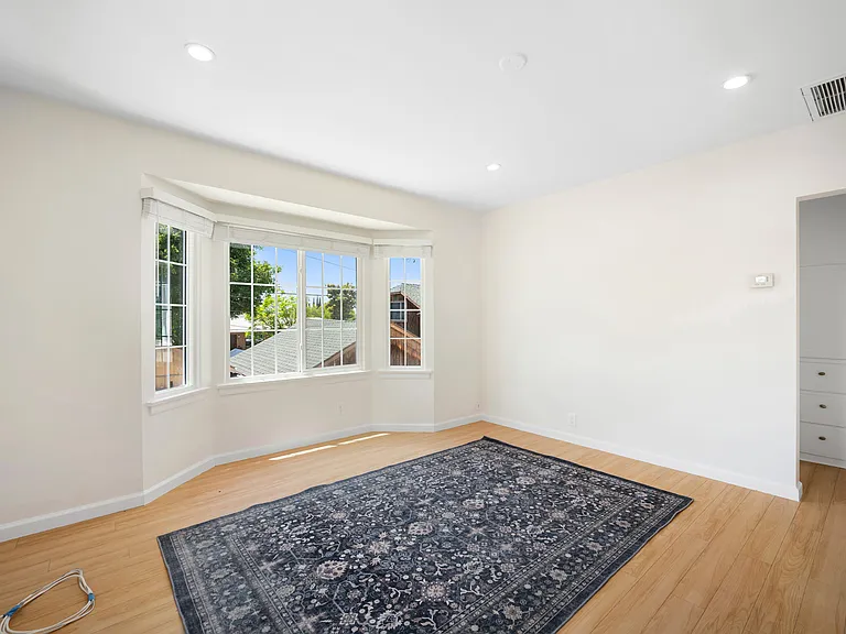 720 W California Ave #B — Photo 4