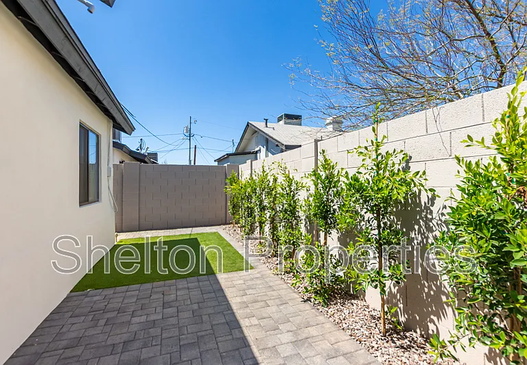 616 N 10th Ave #H — Photo 15