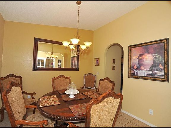 4th image of 1020 Via De La Paz Dr
