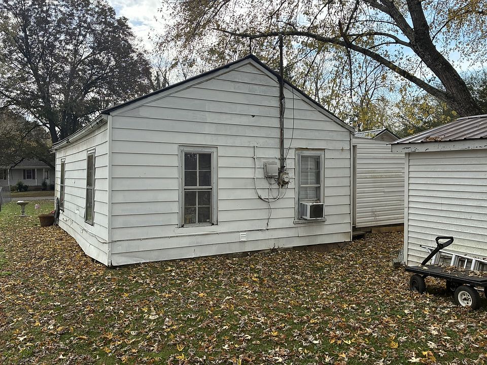 2nd image of 508 W Warren St