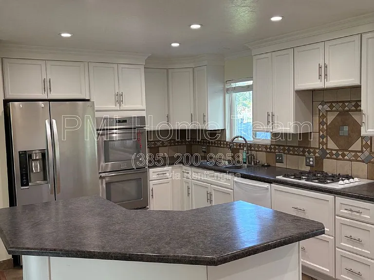 6068 S 2850 W — Photo 6
