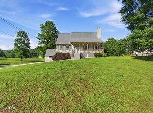 135 Rebel Rd, Harriman, TN 37748