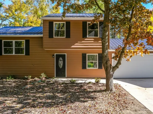 9130 Elm Cir, Windham, OH 44288