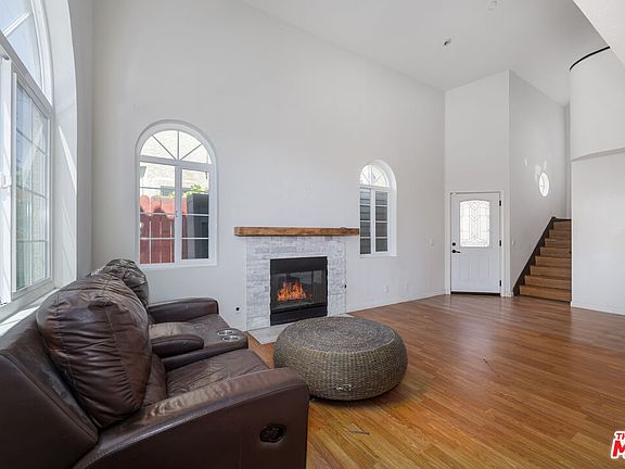 4th image of 1319 Heather Ln