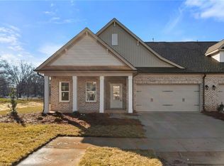 6814 Magnolia Park Ct, Clemmons, NC 27012